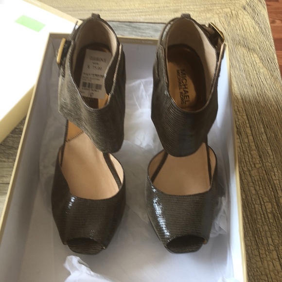 Michael kors Heidi platform heels - Picture 4 of 6